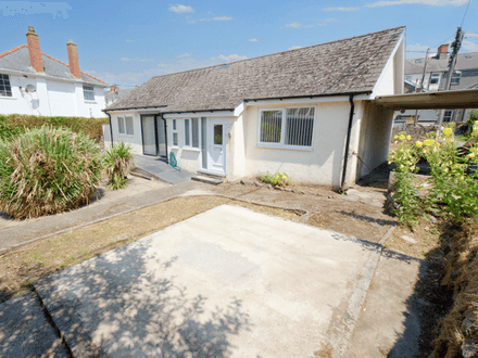Queenway, Manor Avenue, Pwllheli LL53 5AG